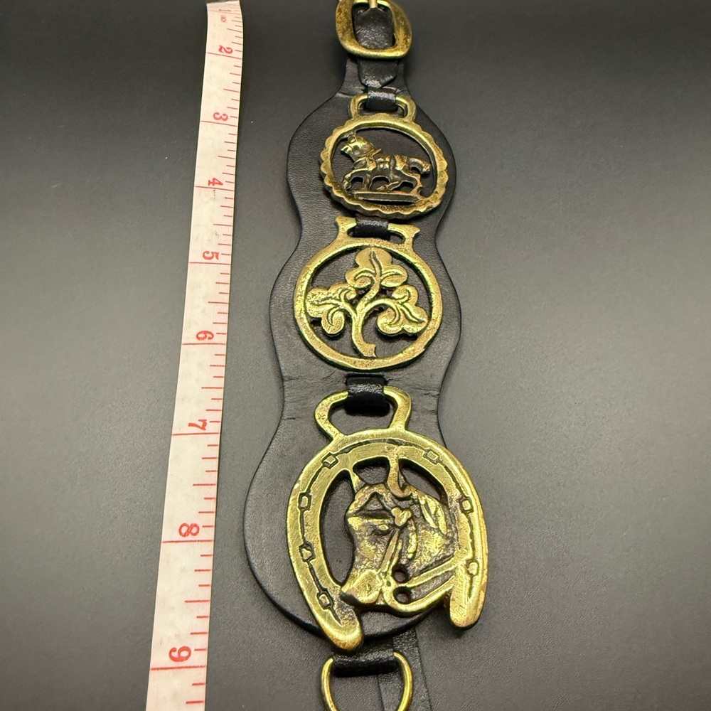 Vintage English Leather Horse Bridle Strap with 3 Brass Medallions - Picture 8 of 8